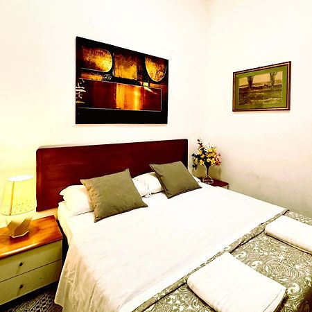 4 Bed Rooms Luxury Apartment Near Colosseum Rome Exterior photo