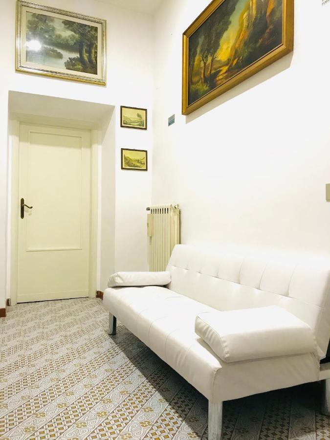 4 Bed Rooms Luxury Apartment Near Colosseum Rome Exterior photo