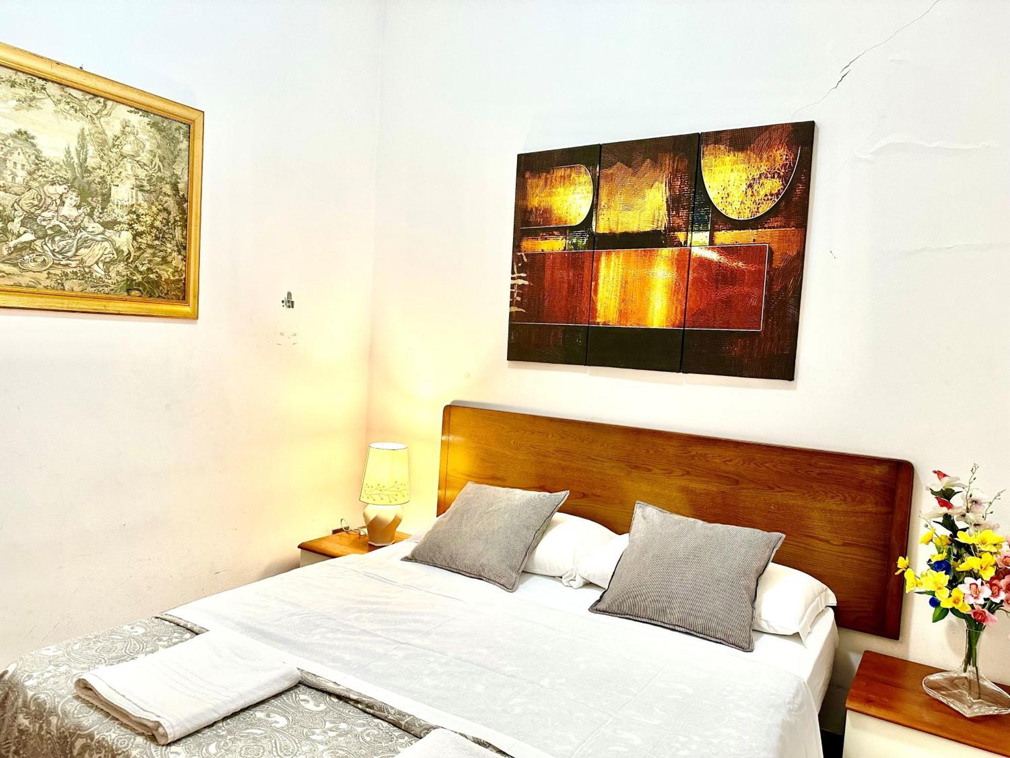 4 Bed Rooms Luxury Apartment Near Colosseum Rome Exterior photo